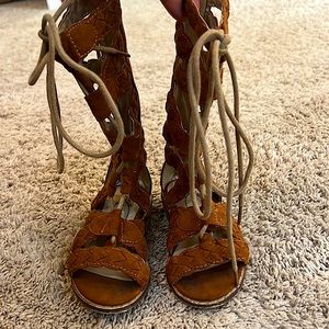 VGUC Joyfolie Villette Gladiator Sandals, Toddler 6